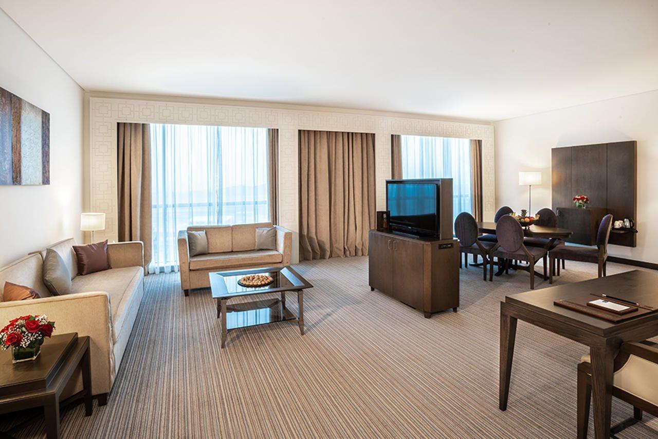 Royal M Al Aqah Beach Resort By Gewan Eksteriør billede A suite at the hotel