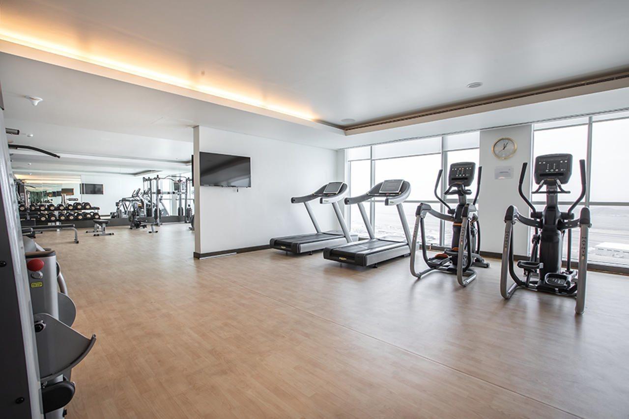 Royal M Al Aqah Beach Resort By Gewan Eksteriør billede The gym at the hotel