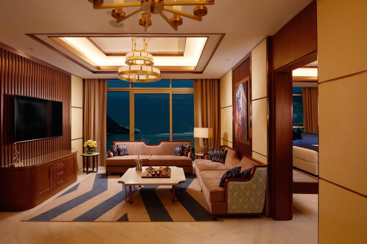 Royal M Al Aqah Beach Resort By Gewan Eksteriør billede A suite at the hotel