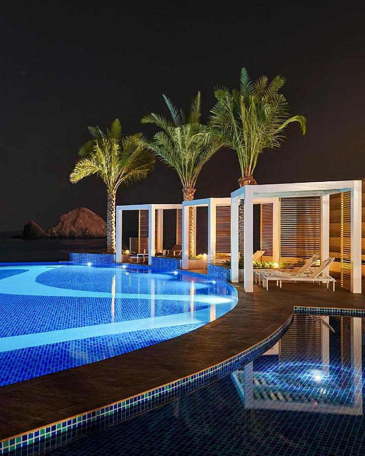 Royal M Al Aqah Beach Resort By Gewan Eksteriør billede The pool at the Westin Abu Dhabi