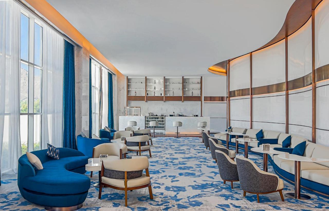 Royal M Al Aqah Beach Resort By Gewan Eksteriør billede The Lounge at the airport