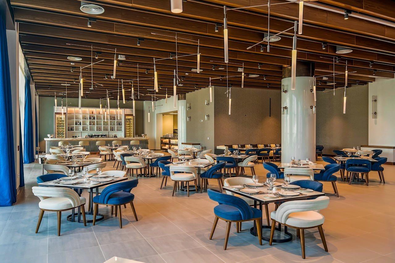 Royal M Al Aqah Beach Resort By Gewan Eksteriør billede The dining room at the restaurant